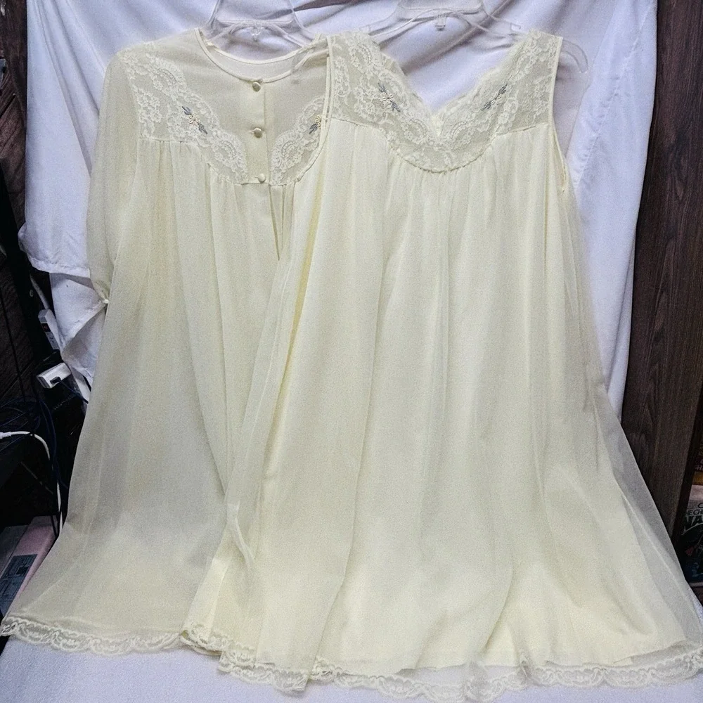 VTG Shadowline Bridal SILKY‎ Peignoir Lace Trim Embroidered Nylon Robe Nightgown